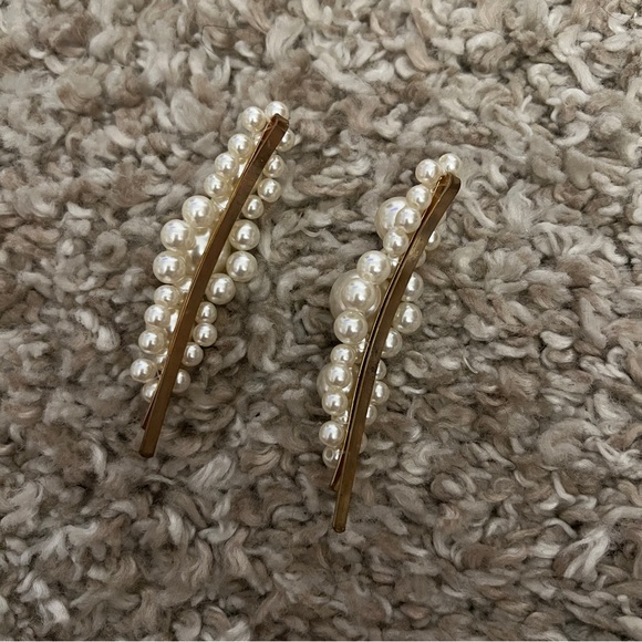 Pearl White Hair Clips - Picture 2 of 2